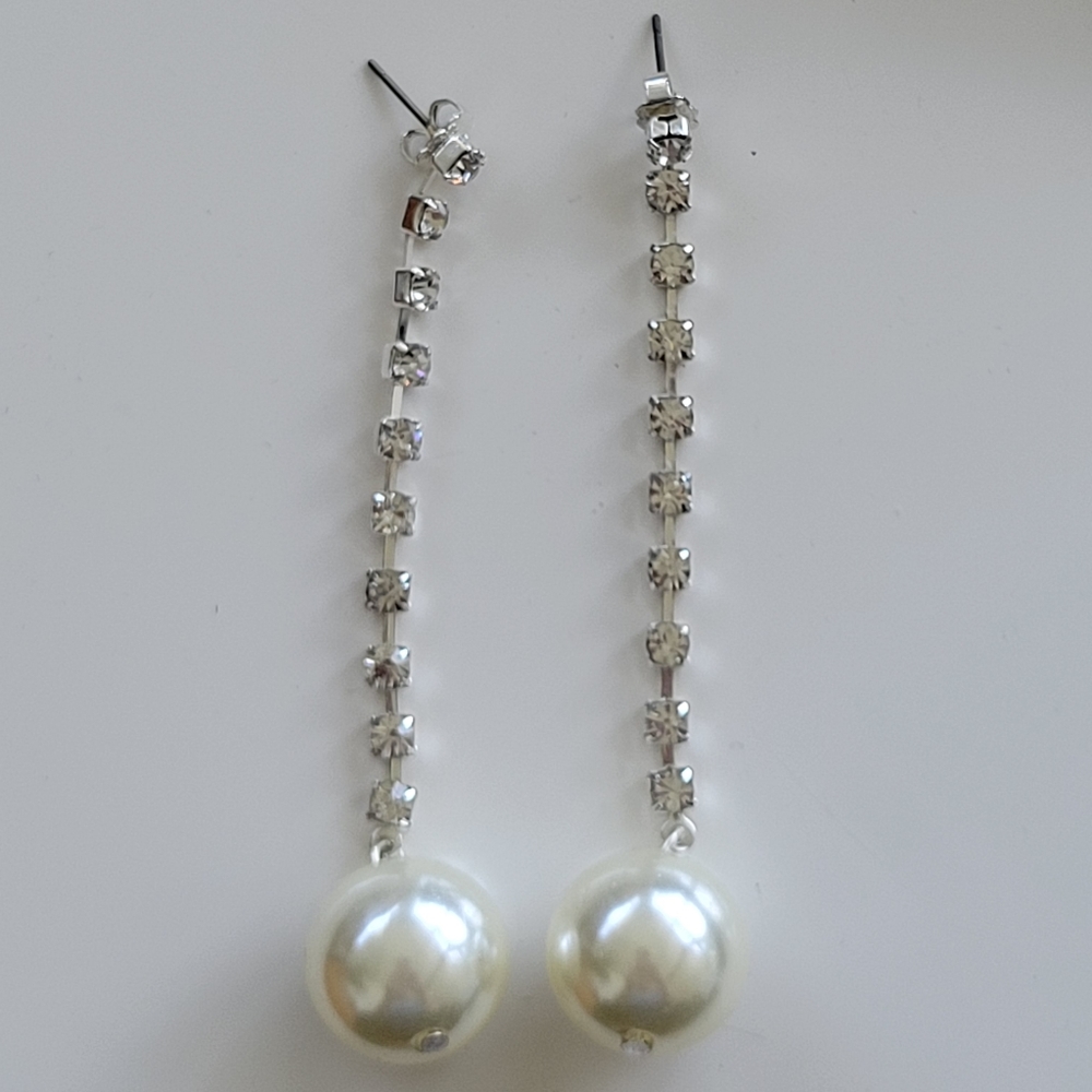 Avon Silver and Pearl Drop Earrings